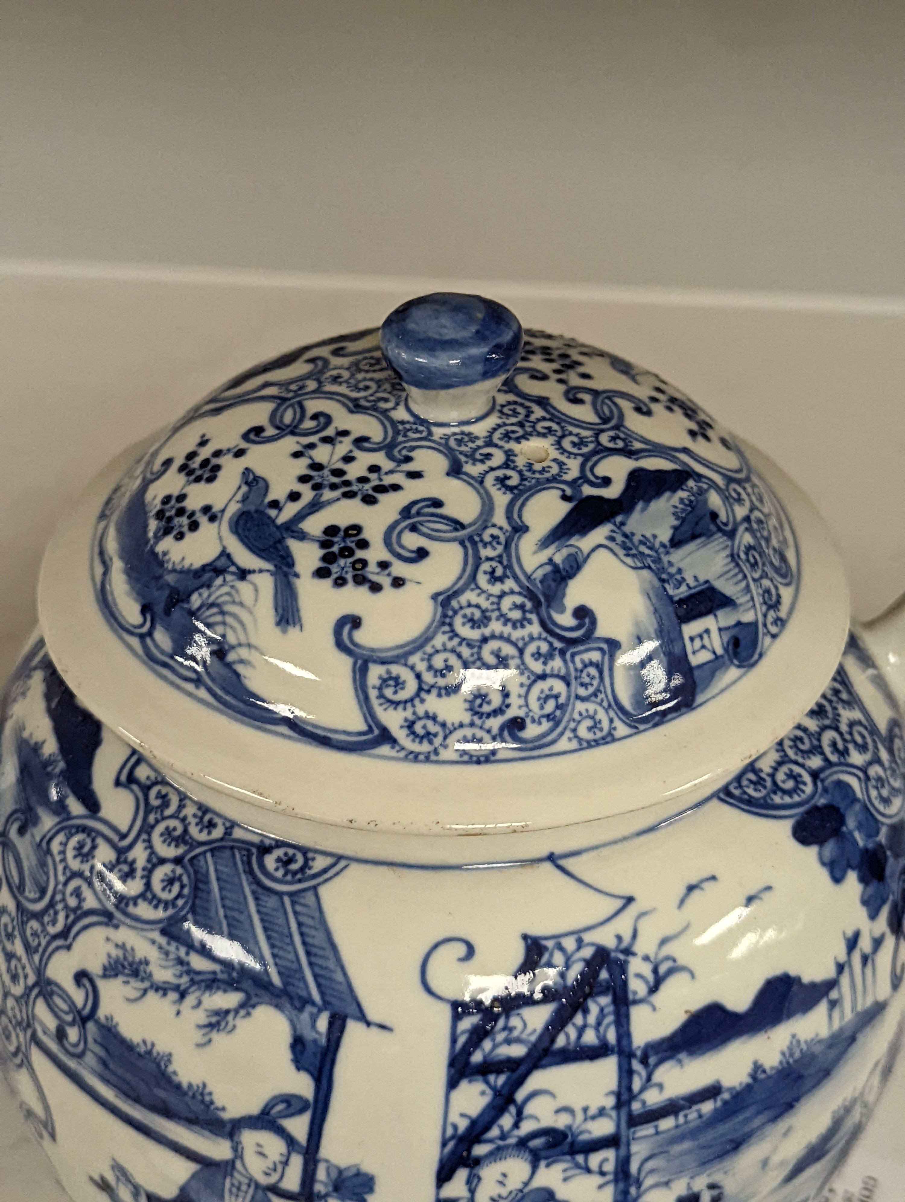 A large Chinese blue and white wine pot, 20cm